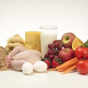 alimentos proteicos y frutas en una dieta de seis pétalos